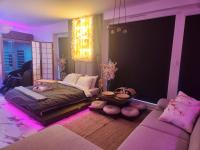 Studio with Spa Bath