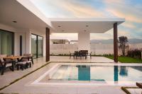 Ashta Suites / Color Block - B&B