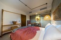 Queen Suite