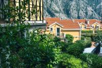 GH Aparts with SCENIC VIEWS & POOL - B&B