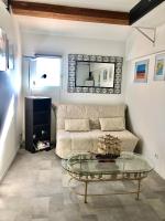 Charmant Studio Indépendant Le Broc avec parking privé - B&B Le Broc