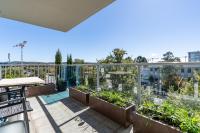 Spacious and Cosy Apt with Great Views in Braddon - Hosted by CanStay - Chambres d’hôtes Canberra