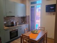 Orizzonte 5 Terre - VIA NAPOLI 85, Stazione Centrale - Centro Storico - Bed and Breakfast La Spezia