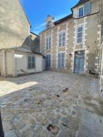 Villa Du Temple-Parking-Climatisation-Ascenseur-Wifi-Netflix-Hypercentre - B&B Auxerre