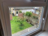 Peaceful garden view double with ensuite in house opposite beach, with access to private garden and bike store - Chambres d'hôtes Margate