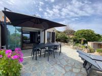 Casa Vista Bella - Maison en Corse avec grande terrasse et accès direct à la mer, Marine de Sant'Ambroggio entre Calvi et L'Ile Rousse - B&B