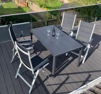 Ferienwohnung Raffael 100 qm, 2 große Betten im Wohnzimmer - B&B Cuxhaven