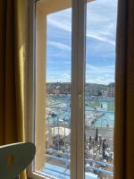 Établissement 3 étoiles avec ASCENSEUR, 3 appartements lumineux vue port avec balcon, 200m de la mer, Wifi Fibre, tous service inclus - Chambres d'hôtes Dieppe
