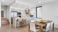White Sails 1 - Overlooking Convent Beach - Holiday Yamba - B&B Yamba