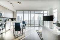 B&B Toronto - Epic 2BR Condo w/ Panoramic CN Tower/City View - Bed and Breakfast Toronto