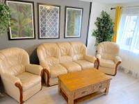 Windy House - private garden with patio - free parking - B&B Sheffield