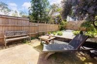 1 Bed & Garden, Sunny Artist Flat - 20mins to Central London - Ferienwohnung London