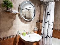 Private cozy at Alpin Lodge Studio + SPA Complex - B&B Bansko