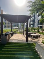 Luxury Studio Brand New with HighEnd Furnishings - Chambres d’hôtes Dubaï