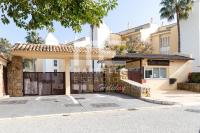Chic garden flat 5min from beach - B&B Marbella