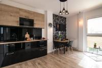 Heron - 77 Apartments Wigury - Dostęp na KOD - Parking - Smaczna Kawa - Centrum - Blisko Piotrkowska - Galeria - Widok na miasto - Klimatyzacja - 7 piętro - FV - Bed and Breakfast Łódź