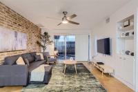 2B Getaway - Sleeps 6 - Pool, Pkg - Walk Dtwn - B&B