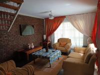 B&B Mbombela - Retro Home in Nelspruit: 1980s Vintage Comfort - Bed and Breakfast Mbombela