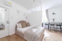 Estudio con cama extragrande