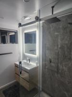 Beautiful Rural Hilltop Studio Unit - B&B