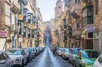 Comfortable 1BR home with Maltese Balcony in Valletta By 360 Estates - Ferienwohnung Valletta