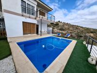 3 Bed Chalet-Pool-Pets-Hot Tub-Parking-Garden - B&B Chiva