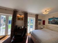 Private Apartment in Windsor - B&B