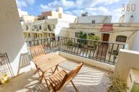 Charming 2BR Apt with Cosy Balcony in Marsascala by 360 Estates - B&B Marsaskala