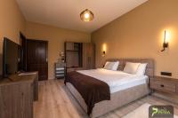 Villa Petra Residence - Private Parking & Village Life - Chambres d'hôtes Cristian