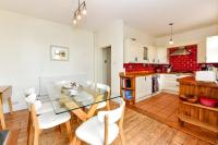 B&B Mumbles - Beautiful family home in Mumbles, with garden - Bed and Breakfast Mumbles