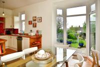 B&B Mumbles - Beautiful family home in Mumbles, with garden - Bed and Breakfast Mumbles