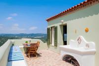 B&B Tavronitis - Thalassa Rooftop Studio - Stunning Vistas - Bed and Breakfast Tavronitis