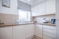 Beach Haven Hideout - 2 Bedroom - Milford Haven - B&B Milford Haven