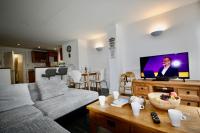 Bournemouth Hot Tub & Sauna Holiday Let - B&B