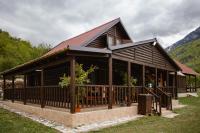 B&B Theth - Shpija Ujevara e Vogel - Bed and Breakfast Theth