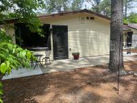 Cottage style home close to golfing and lake - B&B