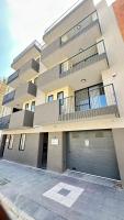 Your Elegant Home Away from Home Shared Apartment only with Host - B&B