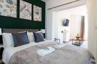 Studio Apartment with 65" Smart TV - B&B