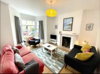 B&B Mumbles - *Family Home in Mumbles. Close to the Beach* - Bed and Breakfast Mumbles