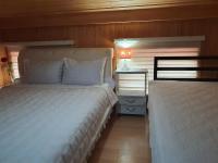Four Seasons Pension - Bed and Breakfast