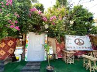 peace garden hostel & camp - B&B Luxor