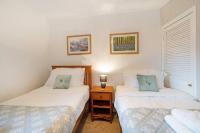 B&B Winchester - 2-BR Cosy Retreat, with Garden, central Winchester by Blue Puffin Stays - Bed and Breakfast Winchester