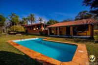 Chácara condomínio c/piscina, sala de jogos, campo - B&B