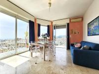 Parking,WiFi, Netflix - Sunny Sea View Haven - B&B