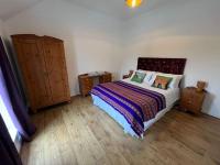 B&B Dromara - Alpaca farm 3 bed farmhouse THE ALPACA PLACE - Bed and Breakfast Dromara