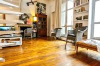 B&B Paris - Spacious Loft Paris Saint Michel - Bed and Breakfast Paris