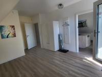 Komplette 4 Zimmer OG Wohnung - B&B