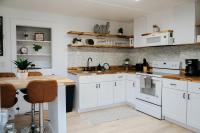 NEW! Cozy and Modern unit with Hot tub - Ferienwohnung Laconia