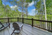 Hot Tub and Fire Pit Secluded Gem in Franklin - B&B