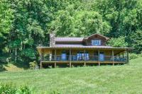 B&B Waynesville - Appalachian Farmhouse- A Homestead Experience - Bed and Breakfast Waynesville